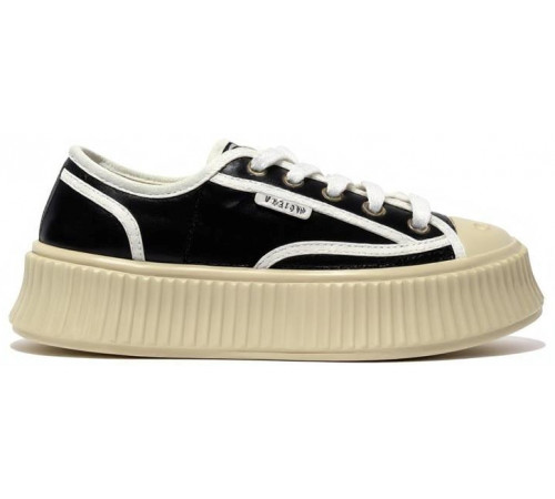 Chanel Biscuit Platform Sneakers Black Berge