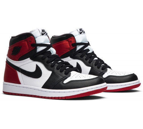 Кроссовки Nike Air Jordan 1 High Satin Black Toe