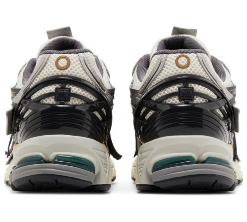 Кроссовки New Balance 1906A Silver Metallic Gold