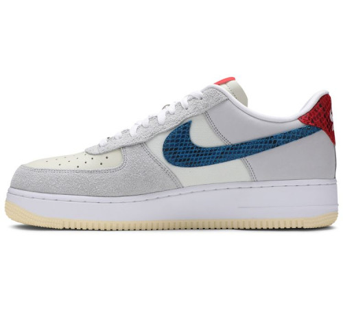 Undefeated x Nike Air Force 1 Low 5 On It