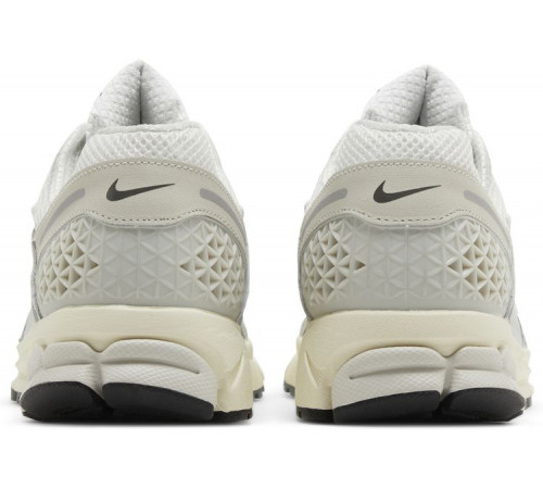 Nike Air Zoom Vomero 5 Platinum Tint