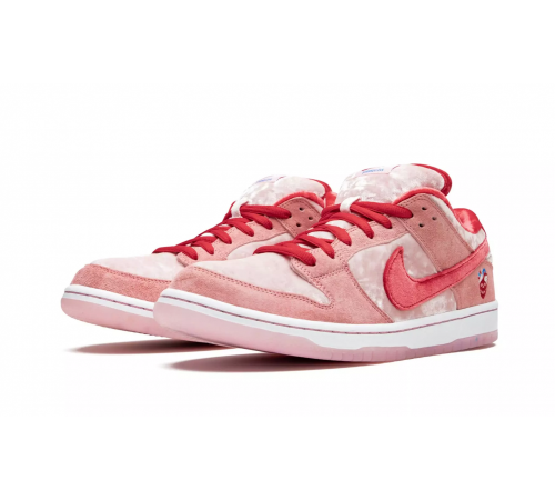 Кроссовки Nike SB Dunk Low Pro Strange Love